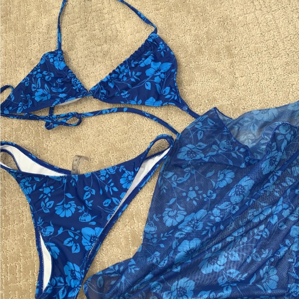 Shein Blue Floral Triangle Bikini - 3pc (Size M)